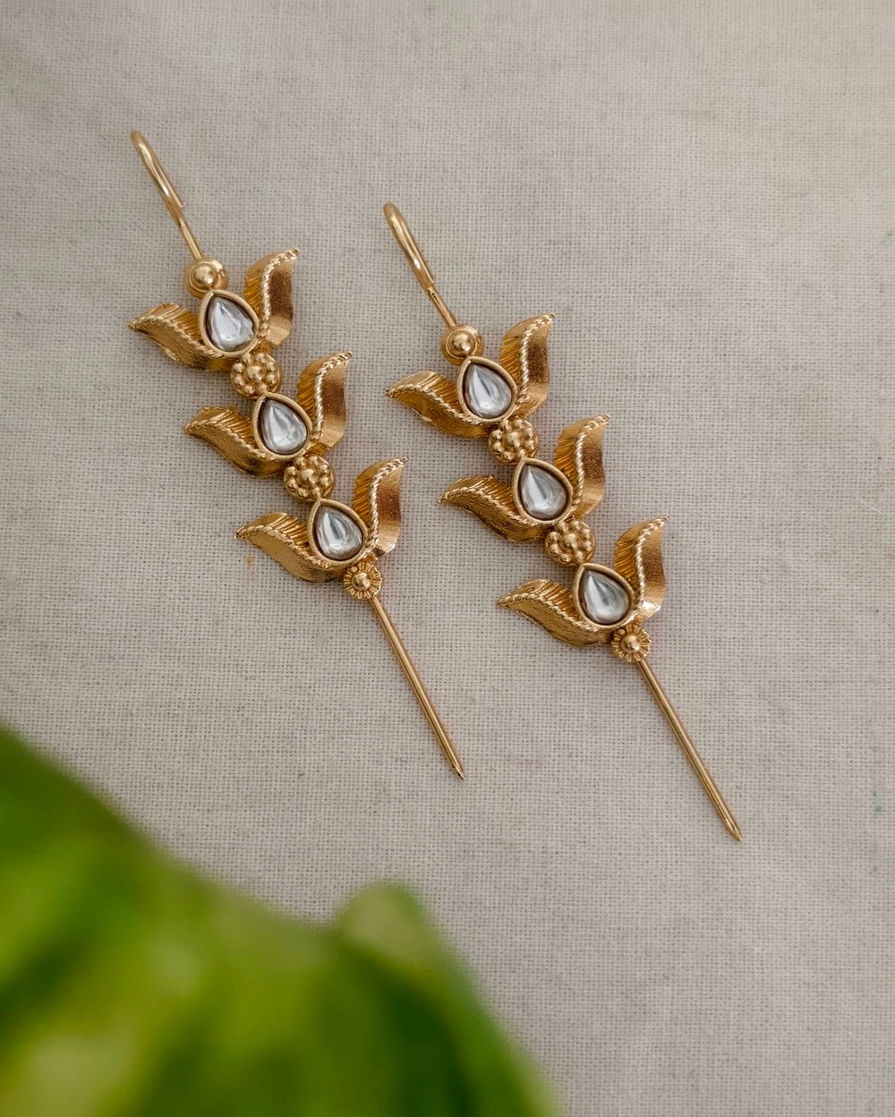 Kriti Golden Needle