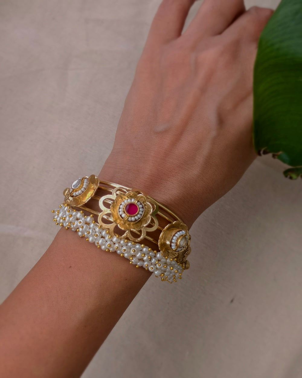 Hina Golden Kada