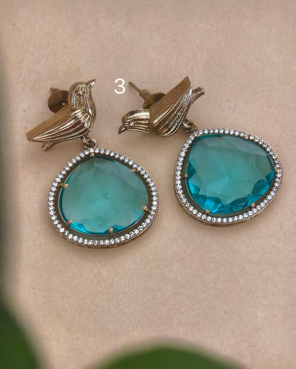 Kamna Dual Tone Dangler