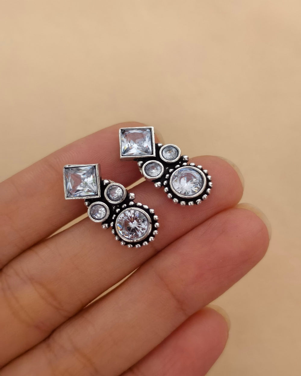 Sunali Stone Stud